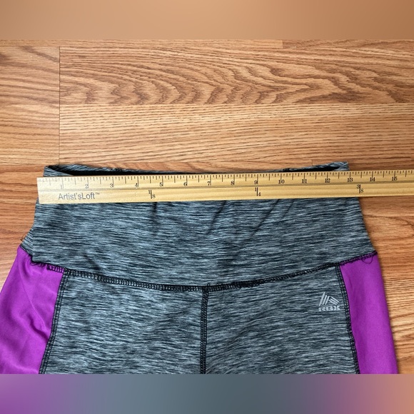 Reebok Capris - Picture 4 of 5